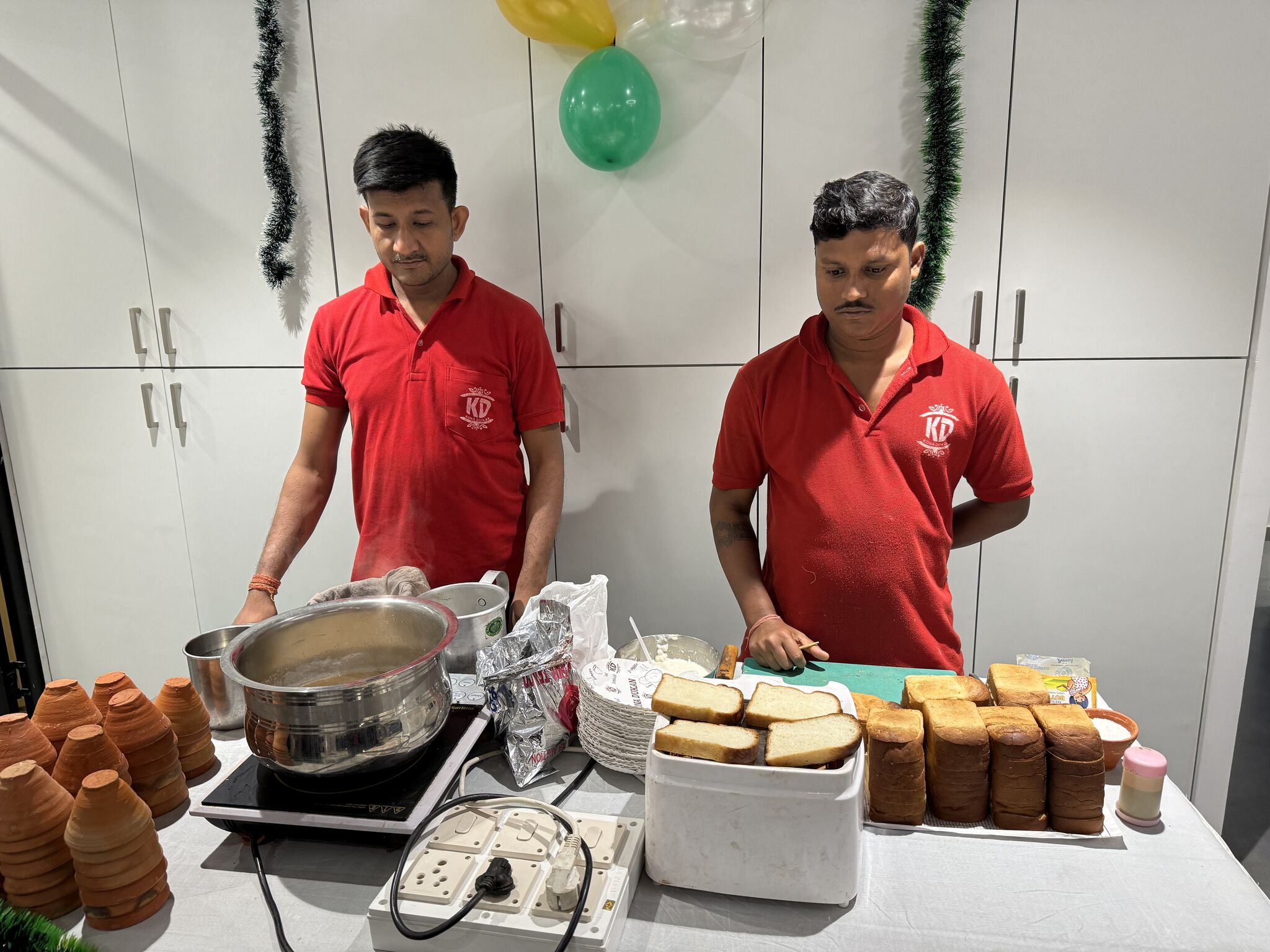 AQUILAW celebrates it’s legendary traditional Christmas Tea Party and absolutely super fun Secret Santa in the 4 offices - Delhi, Mumbai, Bhubaneswar & Kolkata spreading happiness, wishing good health & prosperity.